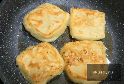 Лепешки с сыром Сулугуни на сковороде