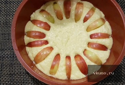 Шарлотка с творогом и яблоками в духовке
