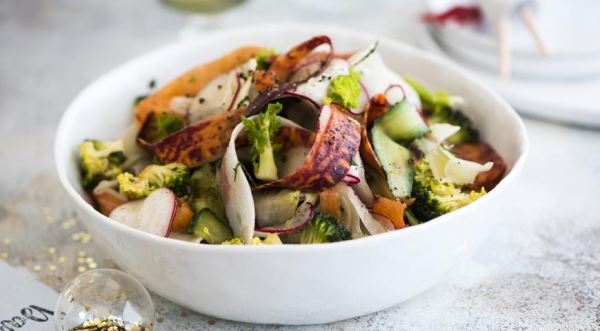 Салат из хрустящих овощей для похудения